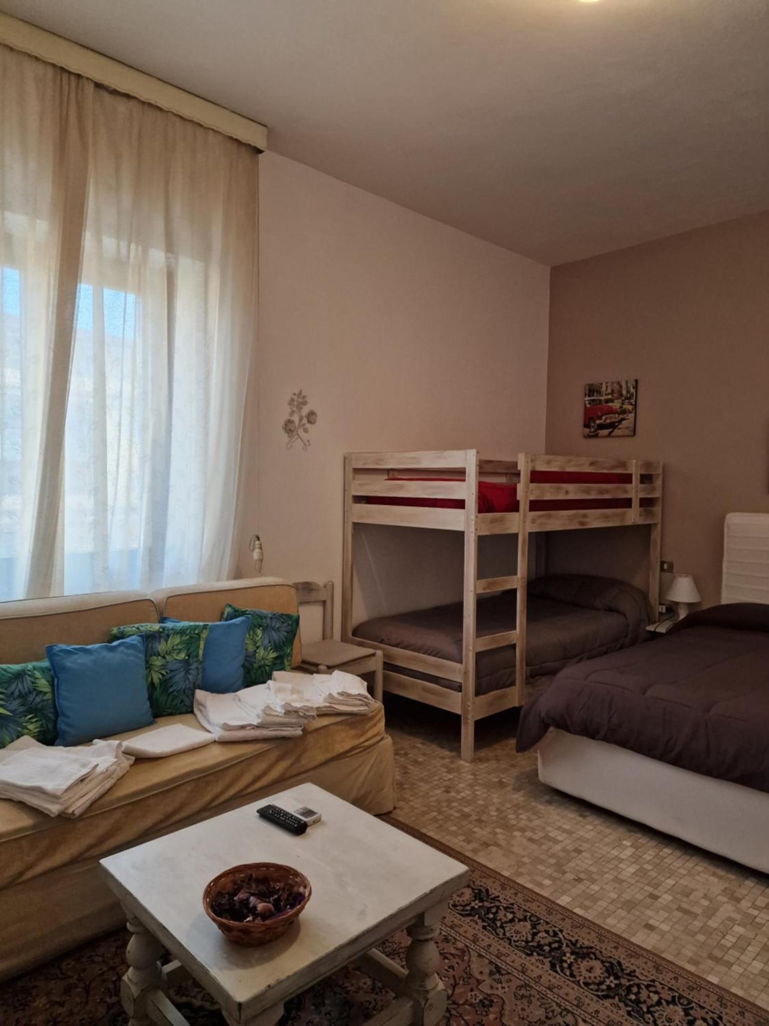 Camere Le Margherite Olbia Extérieur photo